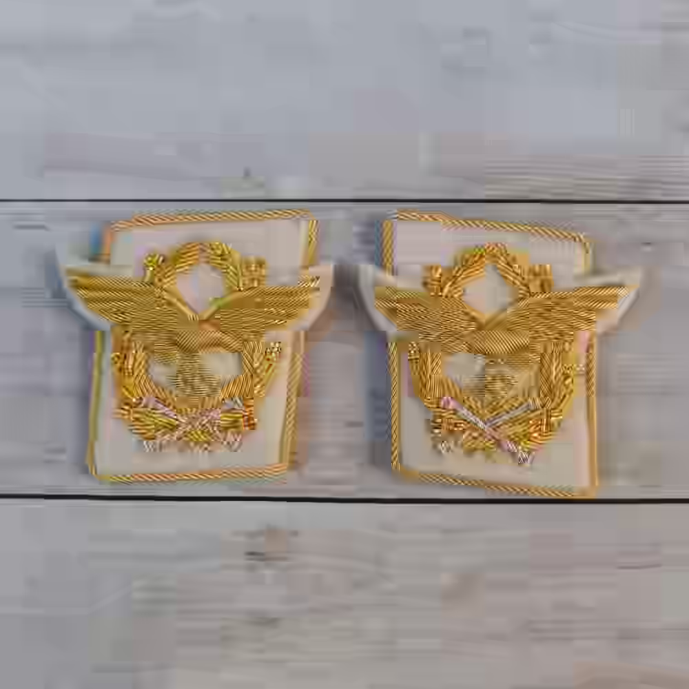 Luftwaffe Generalfeldmarschall Collar Tabs - Hand-embroidered Luftwaffe Generalfeldmarschall collar tabs with gold thread on white wool.